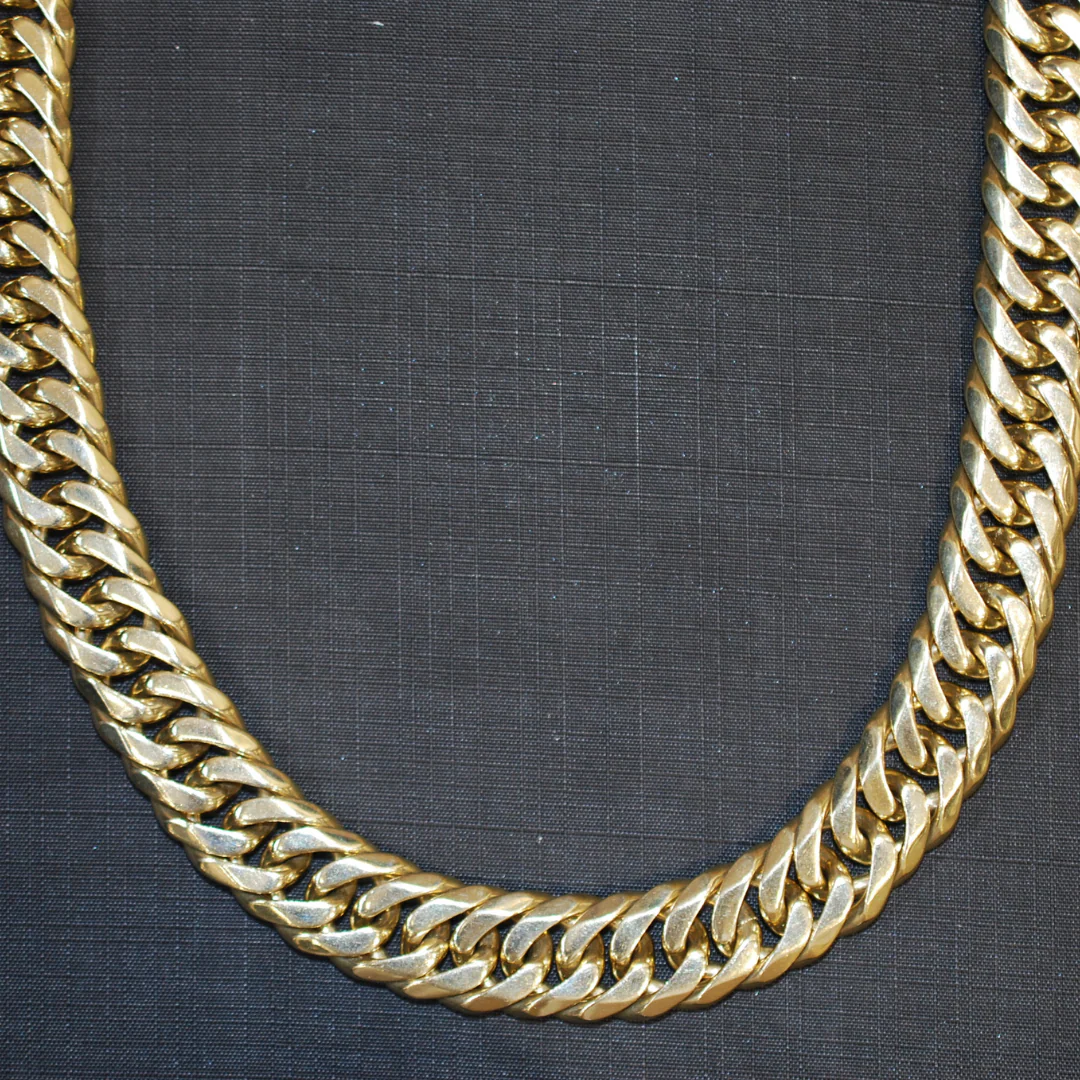 9ct gold doubled linked curbed handmade chain - Image 3