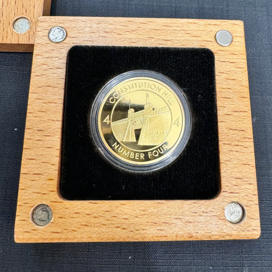 Nelson Mandela constitutional hill medallion - Image 4