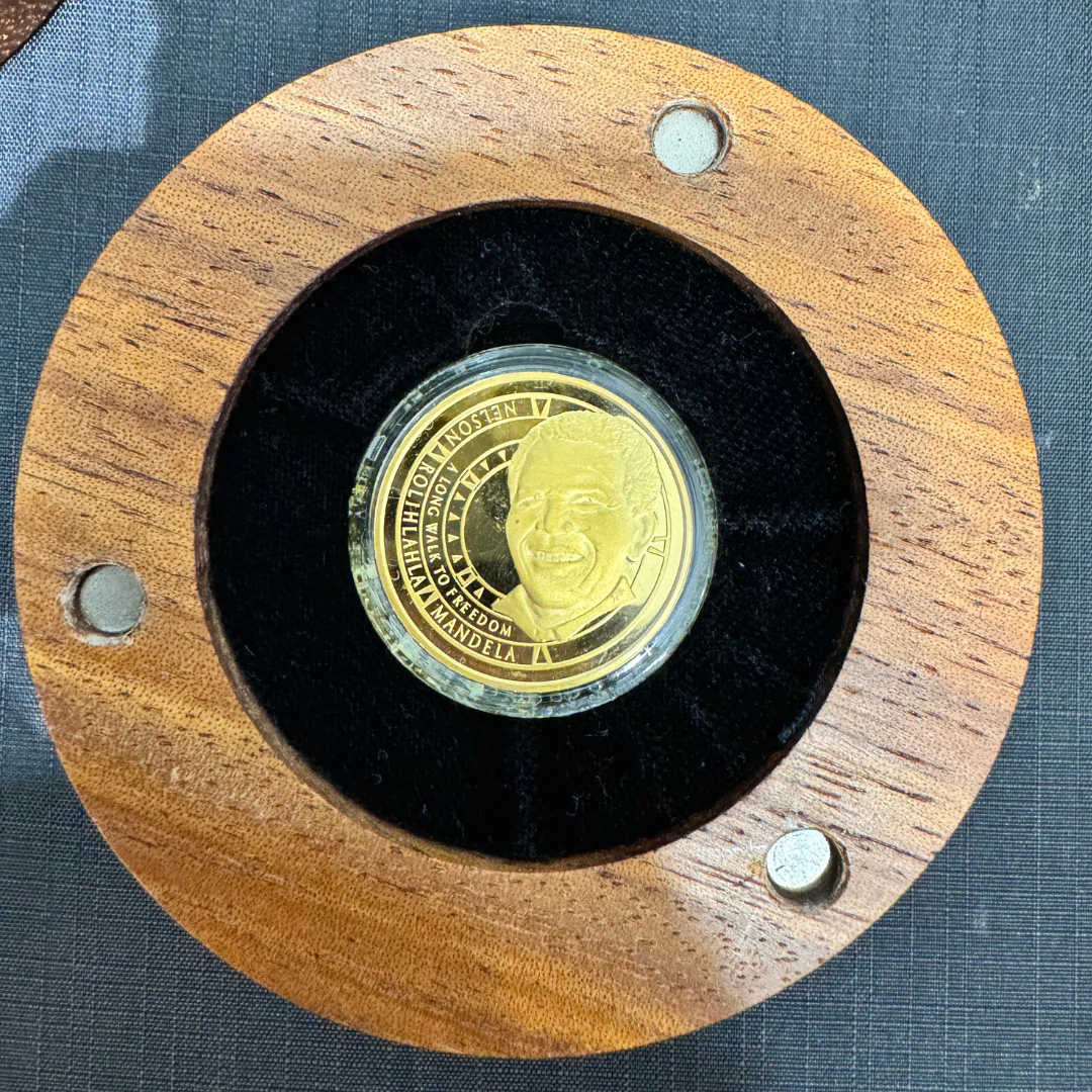 Nelson Mandela hope medallion - Image 3
